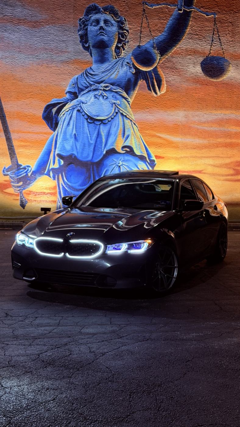 Ev's 2022 BMW 330i xDrive
